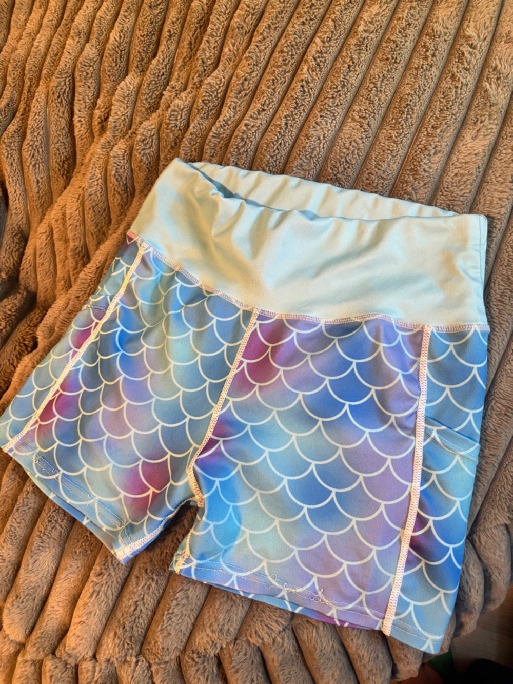 Pastel Mermaid Scale Athletic Shorts High Rise Workout Yoga Size S